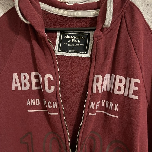 Zip up hoodie - Picture 2 of 3